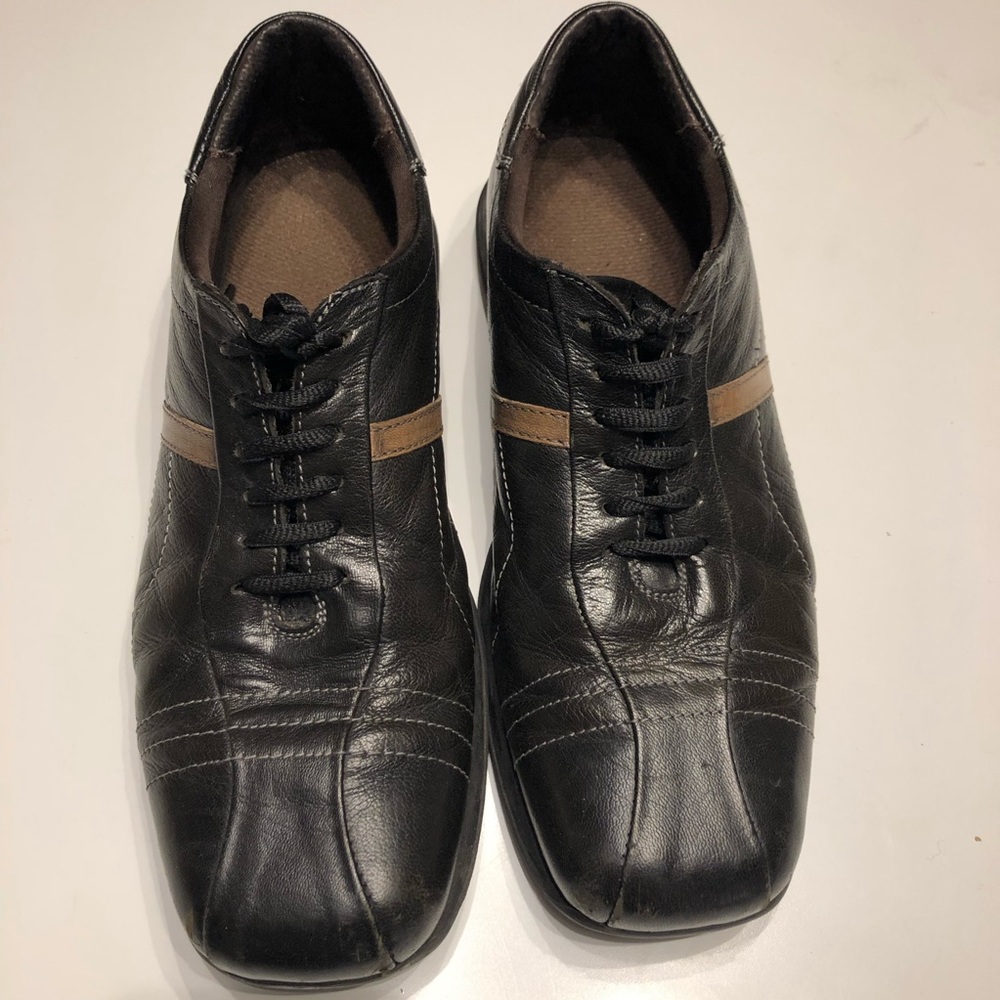 Bacco bucci walking shoes.